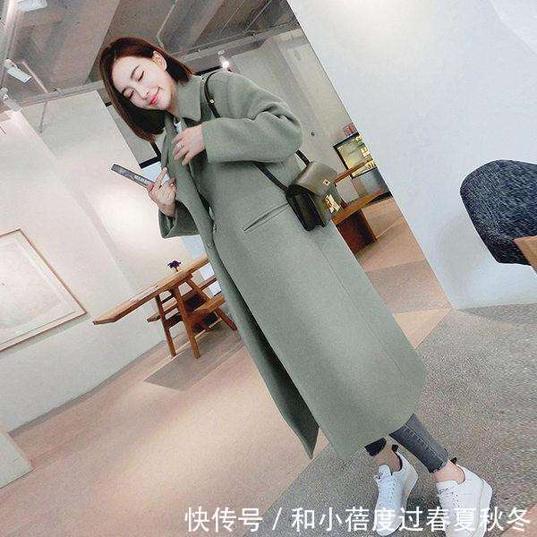 女人的衣服不能乱买, 今年流行这样的大衣和打底衫, 不贵又洋气