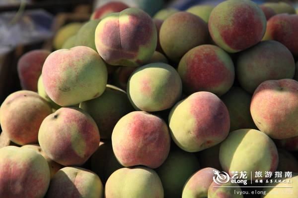 赏秋别扎堆，山东这个北方小城秋意浓，还藏着4A级国家森林公园！