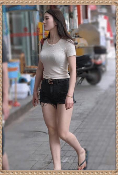 特别|街拍:休闲的穿搭也是很有气质的,特别是搭配的好的穿搭
