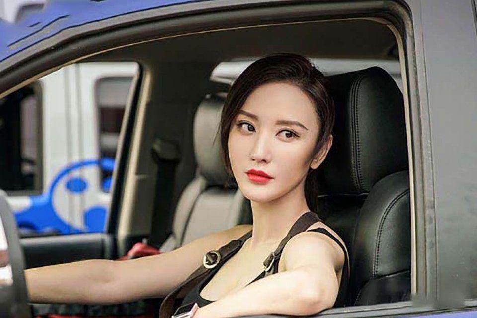 带资进组谣言被张萌否认，但网友更关心另一件事