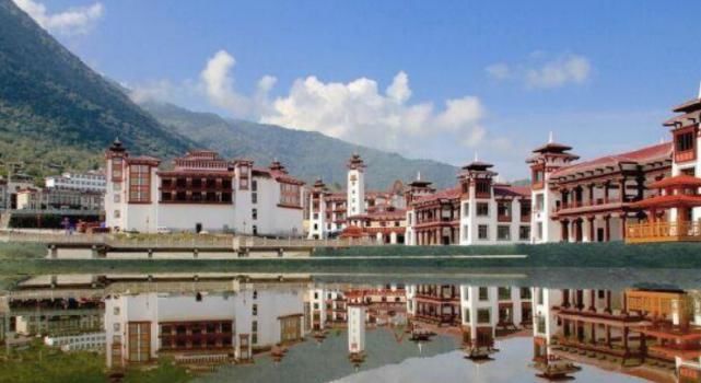 中国一座“奇怪”的县城,晚上8点后禁止人离开,这是为何?