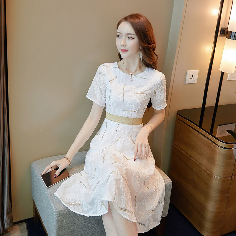 女人太丰满不好买衣?学韩国女人穿“流氓裙”，性感妩媚忒受欢迎