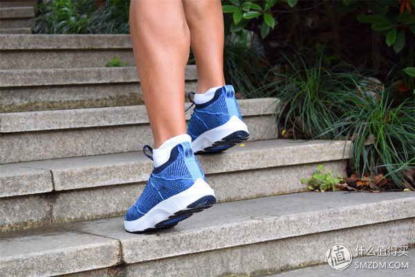 上了时装周，跑鞋也“变潮”-李宁轻云减震跑鞋实测篇