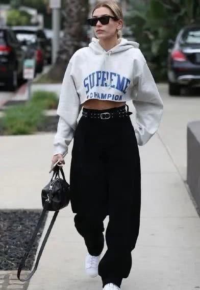  『常有』连帽卫衣常有，可是怎样搭出现代感？你得了解这3点！