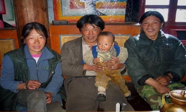 西藏的一妻多夫制生活,那里的女人好幸福!