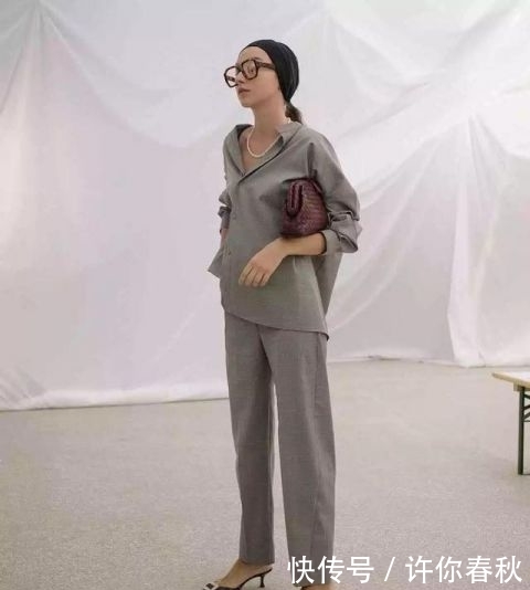 「条珍珠项链」简直不要太好看,珍珠项链时下最流行的几种佩戴方式都在这了