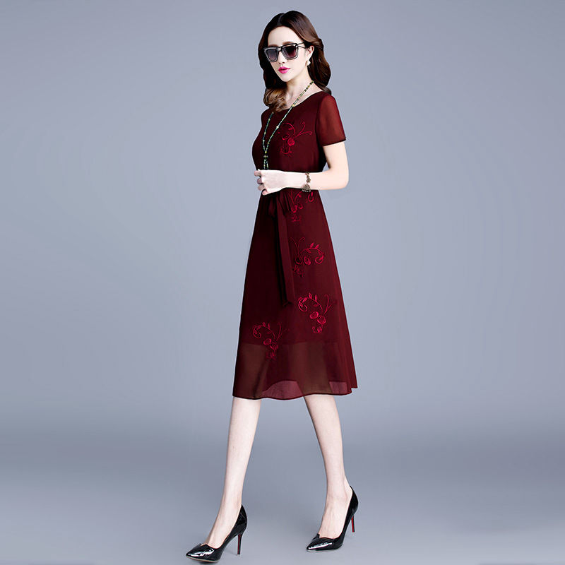 身高150的妈妈有165斤!穿这样高级女装，邻居夸显瘦像姑娘