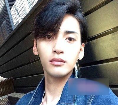 时尚派男士带刘海的侧分头发型!