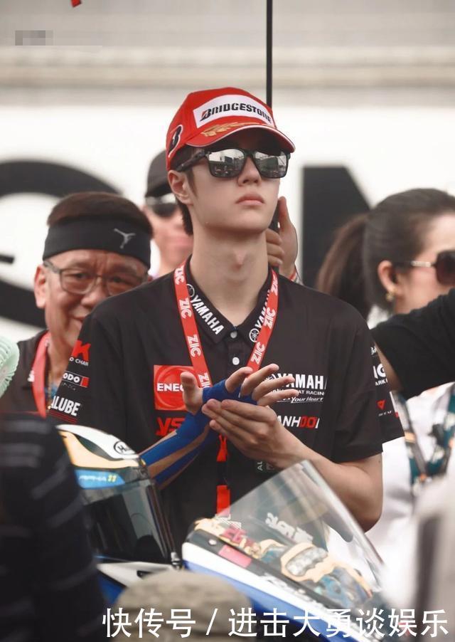 肖战、王一博:由娘炮向man爆转变,重新定义