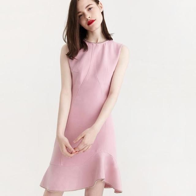 名媛风包臀裙,性感中不失雅致