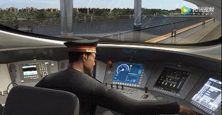 世界首次！时速350公里！自动驾驶！