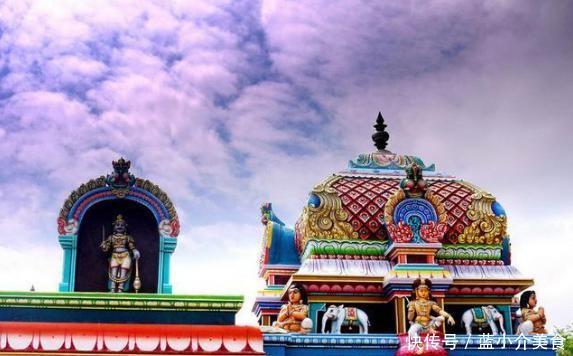 去印度旅游:当看到街边的金黄色大卷饼时不要买!