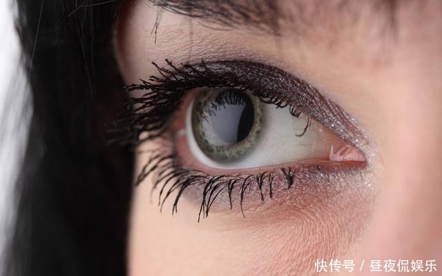 "p":"1589019157"女孩子刚刚学化妆,经常会遇见这几个错误,很多人都不懂