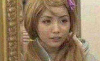 女孩天生的邋遢，一年时间没有卸妆，卸完妆后让人大感无语！