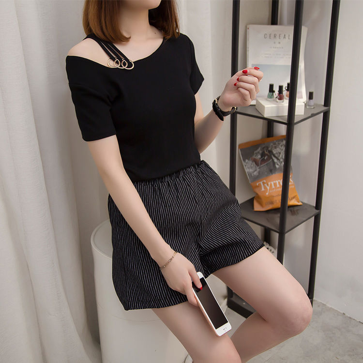 7月刚上架的“玩色”套装火了，比连衣裙凉快，比火鸡装洋气，美