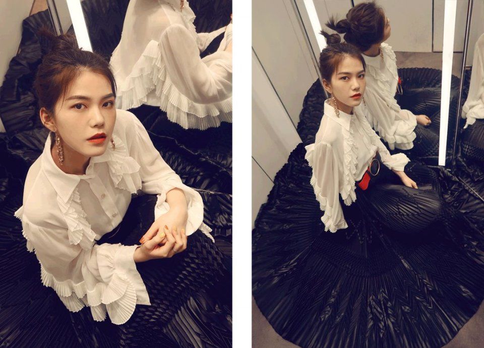 亲身示范丨原来真的可以在试衣间自拍出时尚芭莎封面!