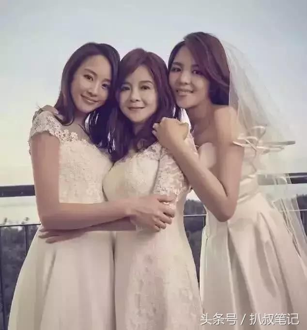 36岁的她被称台湾第1气质美女，60岁的妈妈也是少女身材