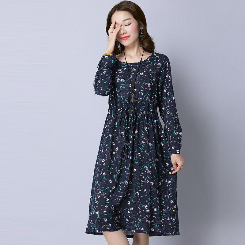 女人再漂亮，出门也别穿紧身裤!瞧这么穿，一个比一个美嫩