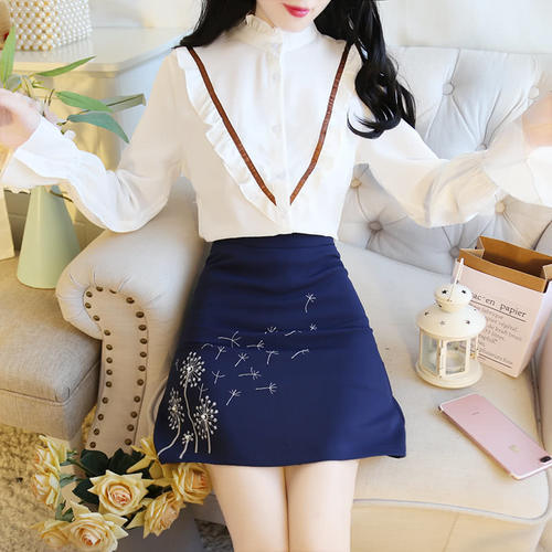 难怪老婆把去年衣服全扔了,原来今秋流行小香风,美的款款想买