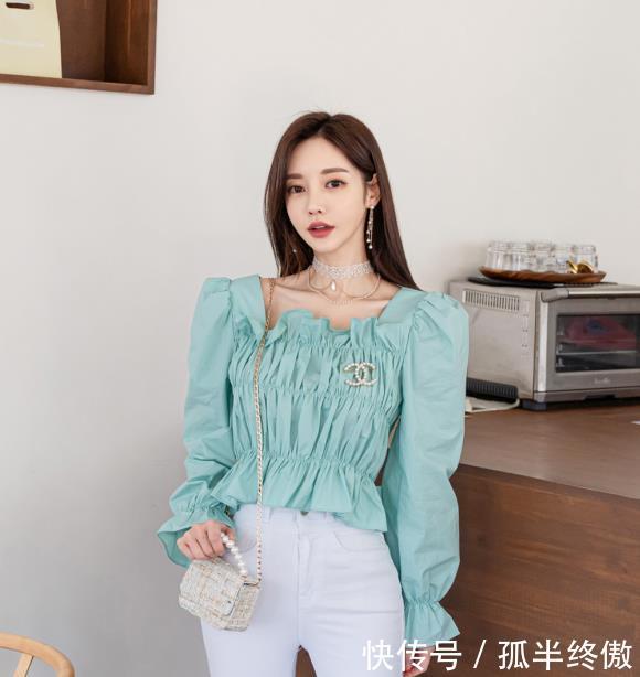 气质:孙允珠白色紧身休闲裤,时尚甜美气质出众