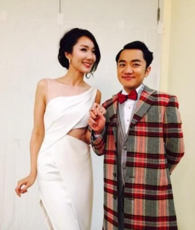 王祖蓝微博宣布当爸，假冒火箭少女送祝福被抓包!网友:太假!