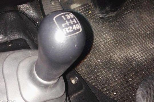 走进广东“骑师”的货运生活，开香港卡车有啥不一样？