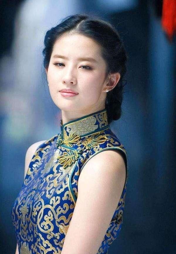  『漂亮』在我国的旗袍裙究竟有多漂亮？看过这种旗袍美人，网民砰然心动