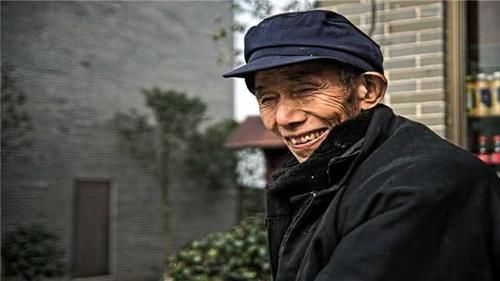  「自理」单身无子女，将来老了生活难自理，该怎么办？