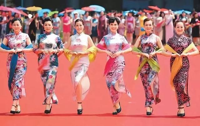 想要走出优雅迷人的旗袍秀？这十个技巧你一定要看！