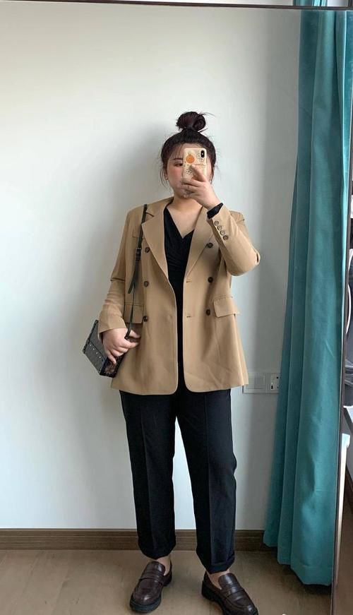  「春天」建议微胖女生，春天学会这样穿，显瘦减龄还时尚