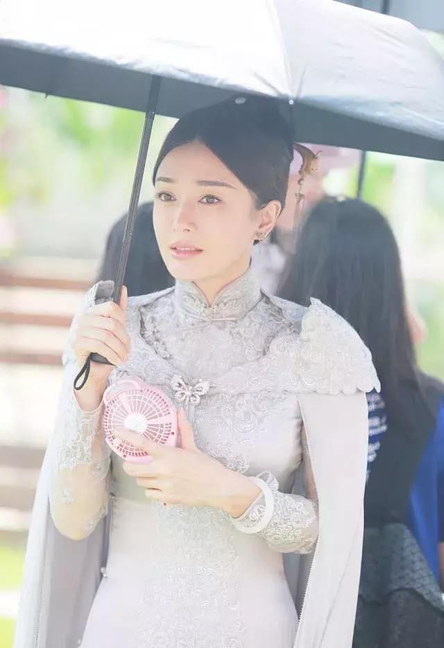 因《延禧攻略》再火的秦岚，现代装清宫装恐怕都没有民国装好看！
