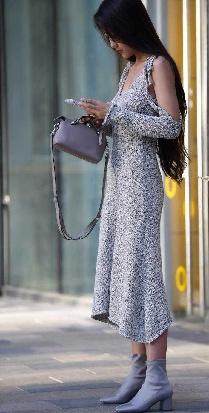 街拍: 气质温婉的天然美女, 一袭长裙仙气飘飘