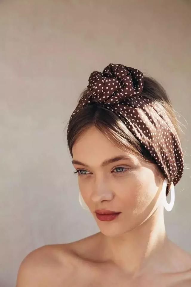 好看的配饰那么多，为啥时装精们都在戴这款？