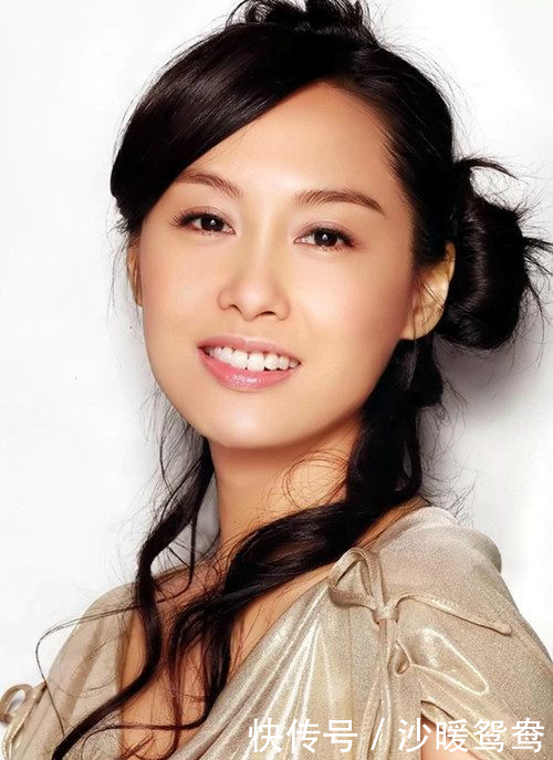 【精致】精致性感的一代女神朱茵,153的身高一样耀眼