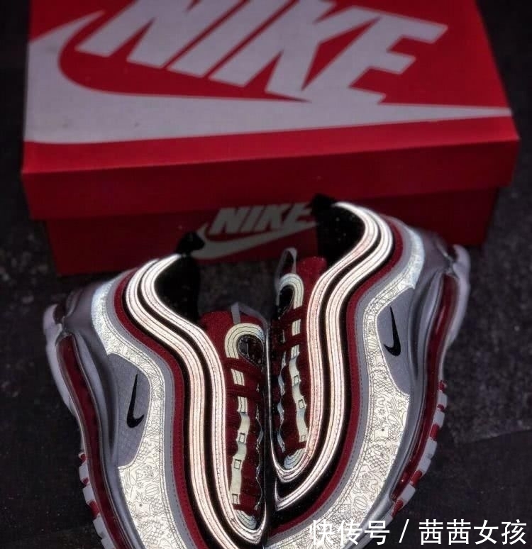  『竟然』塔图姆专属鞋款，竟然不是篮球鞋！耐克Air max97涂鸦印花开箱测评@