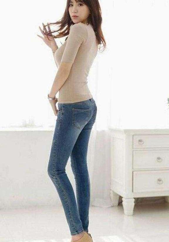 时装搭配, 初秋想穿出与众不同的高级感, 搭配一条蓝色的牛仔裤