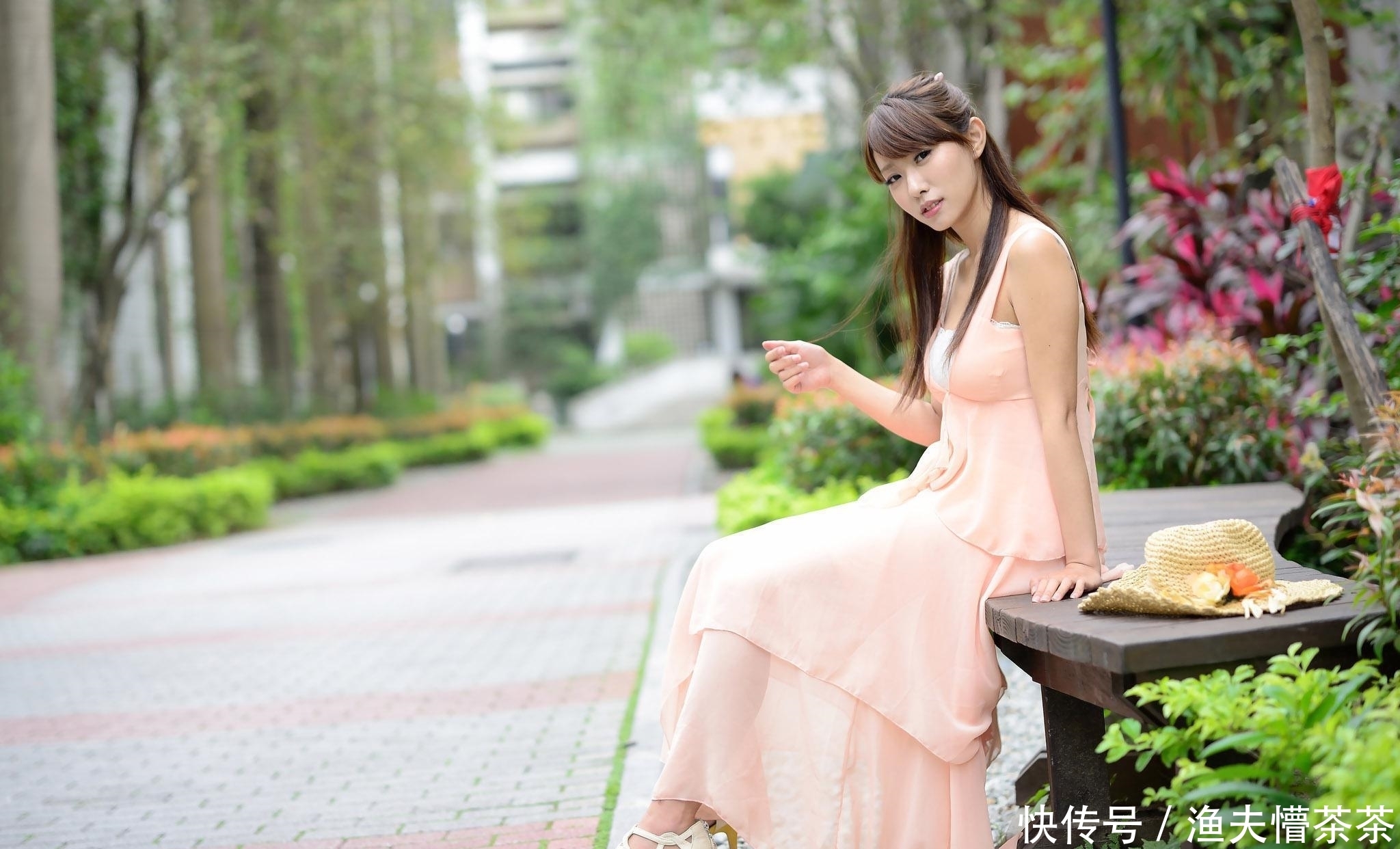 #写真#时尚穿搭推荐:时尚美女唯美写真,青春、靓丽,简直美爆了