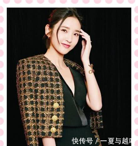 看了唐艺昕深V裙，男人都怀疑人生，网友这尺度张若昀受得了吗