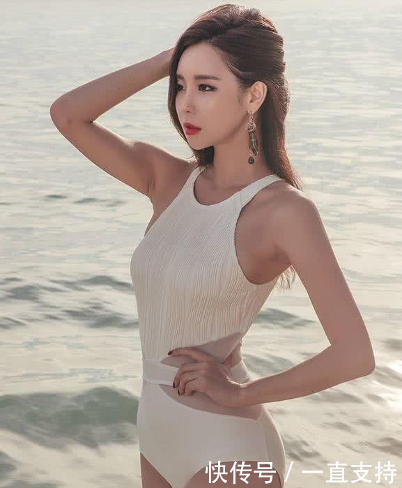 国色天香的比基尼美女花颜月貌，充满时尚野性的女性魅力