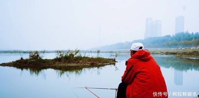 「清明前后钓」清明前后去户外野钓鲫鱼,钓鱼技巧不用多,精通这4招精髓就好!
