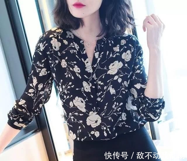 不媚:三月开车自驾游,奥黛小衫+风衣,不俗不媚,高雅特有女人味