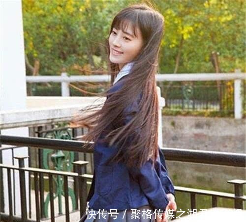 鞠婧祎和baby一起挑战“黑长直”发型，仙气和老气一目了然！