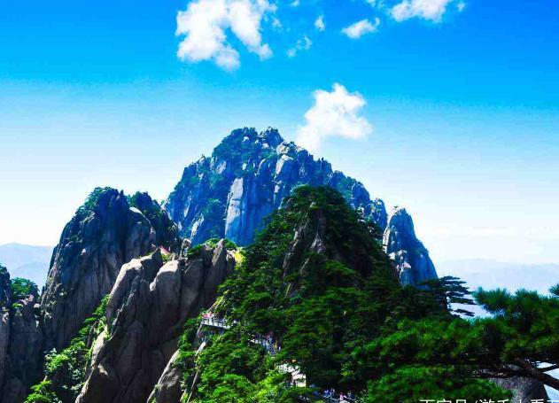 这三座大山让旅途更有意味,壮丽景色与云海,有说不尽的美妙