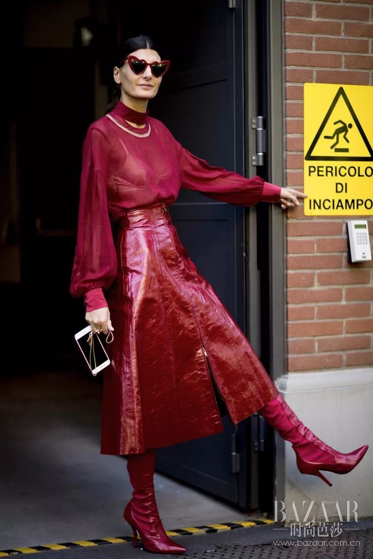 今年的秋冬流行色很吉利，还没到过年就要红火起来!