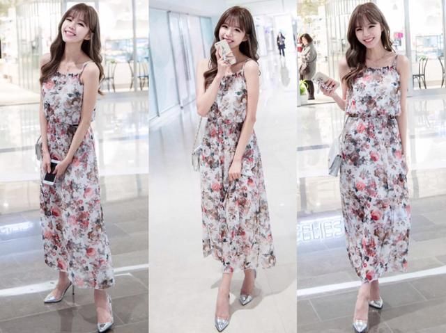 碎花吊带连衣裙+凉鞋or拖鞋，简单又清凉，时髦的人都在这样穿！