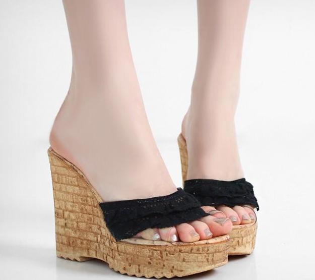 今年流行的高跟凉鞋, 百搭舒适, 优雅中露出别致风情