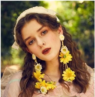 2018适合圆方脸女生的夏季扎发发型!