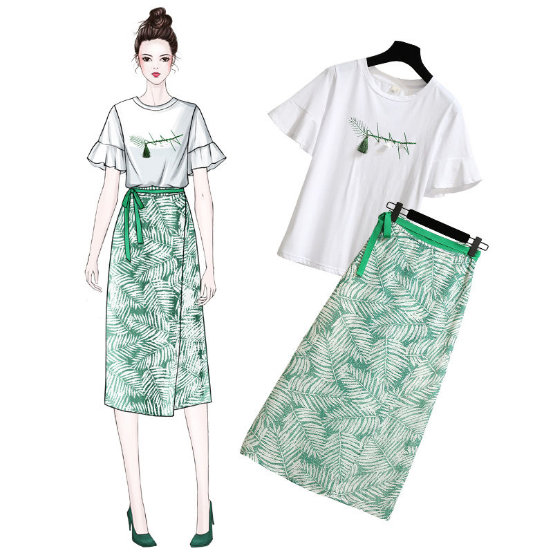 三伏天不要只穿裙，当下流行晚晚风套装，清新减龄，美的独一无二