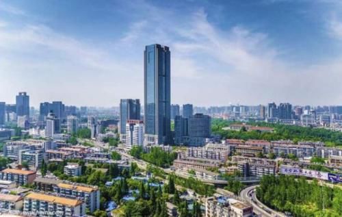  第一城■湖北一城市，很有发展潜力，发展直追武汉，人称“华夏