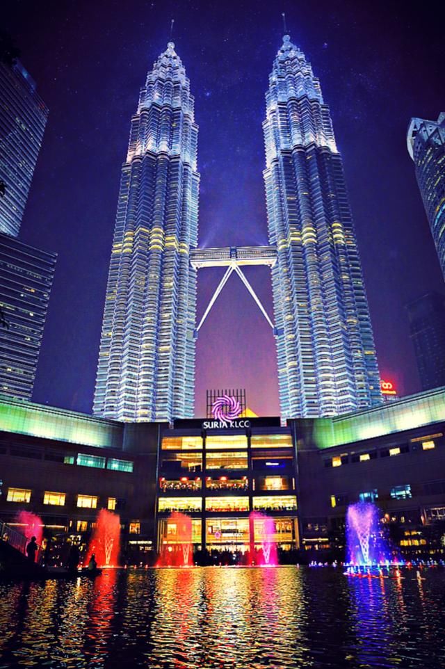 马来西亚的机场警卫对待中国游客态度很恶劣！